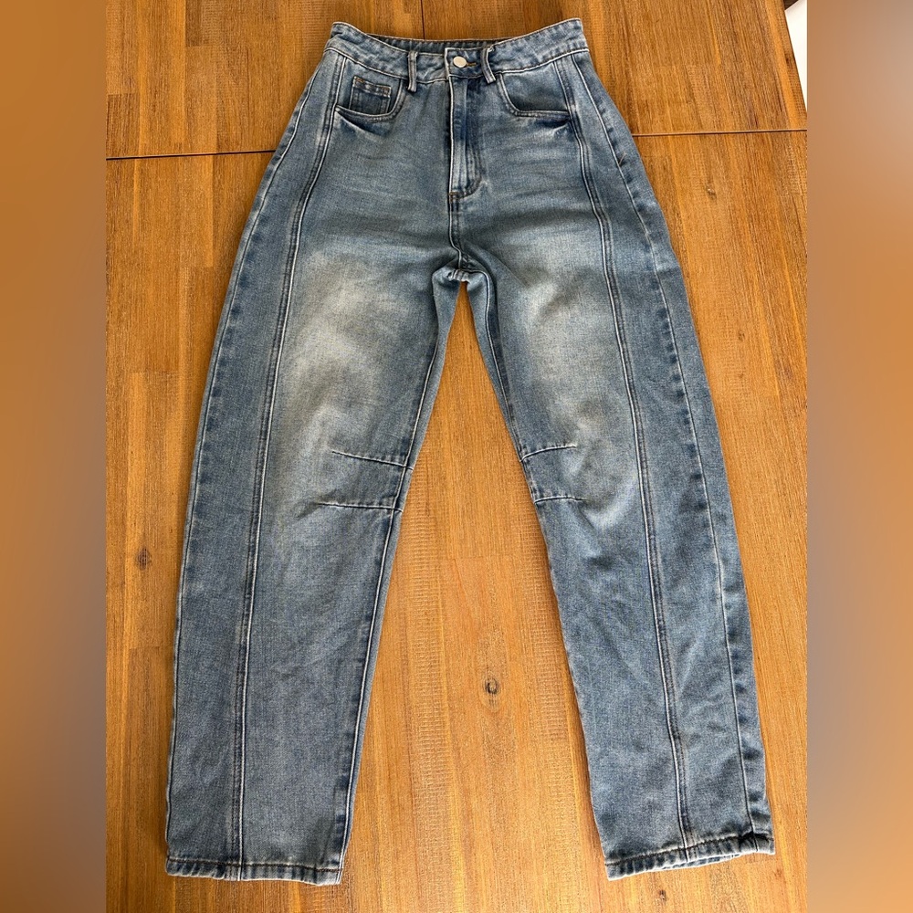 High-Rise baby barrel Leg Jeans in Faded Blue - Picture 2 of 9